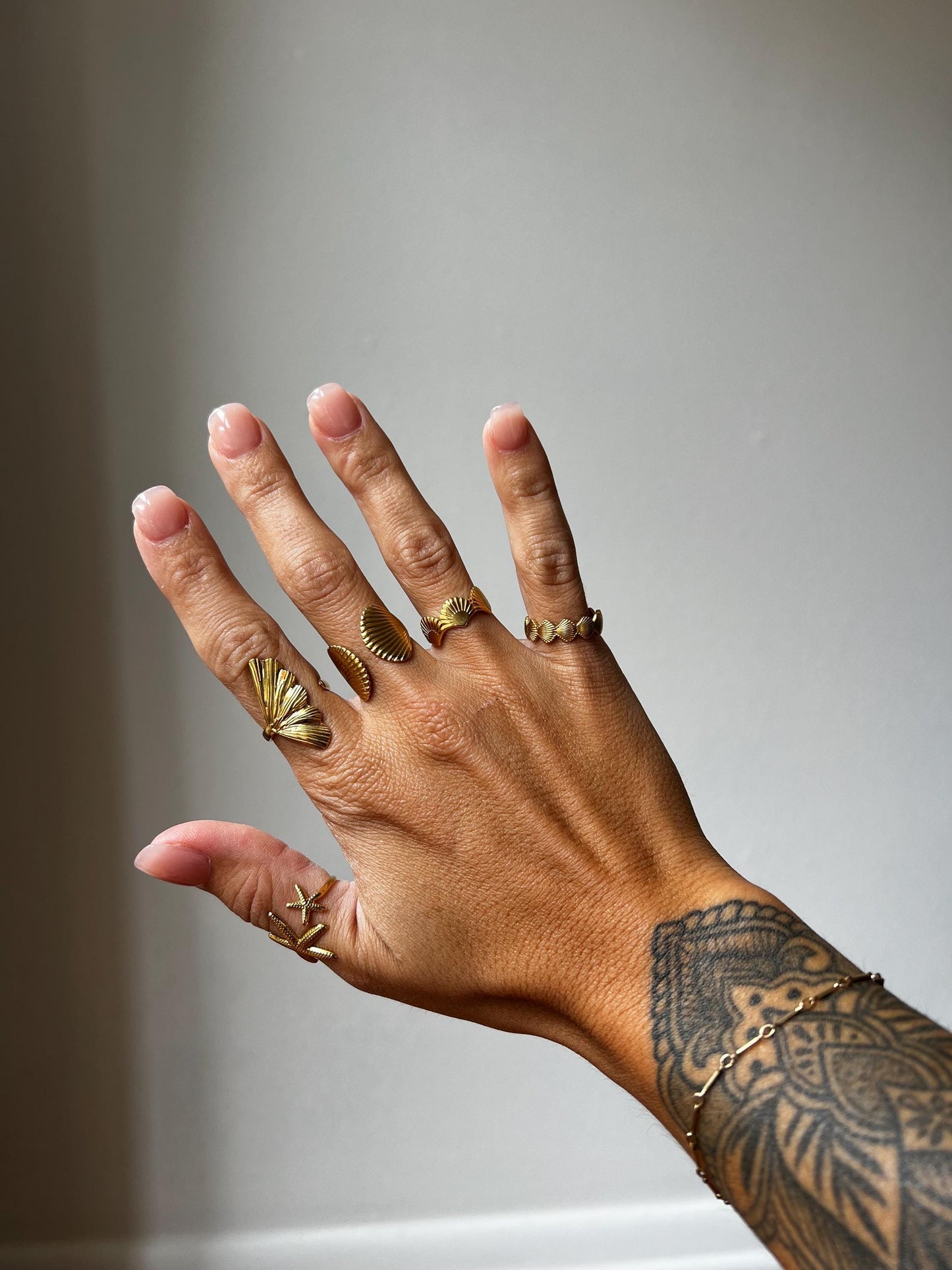 Gold seashell ring