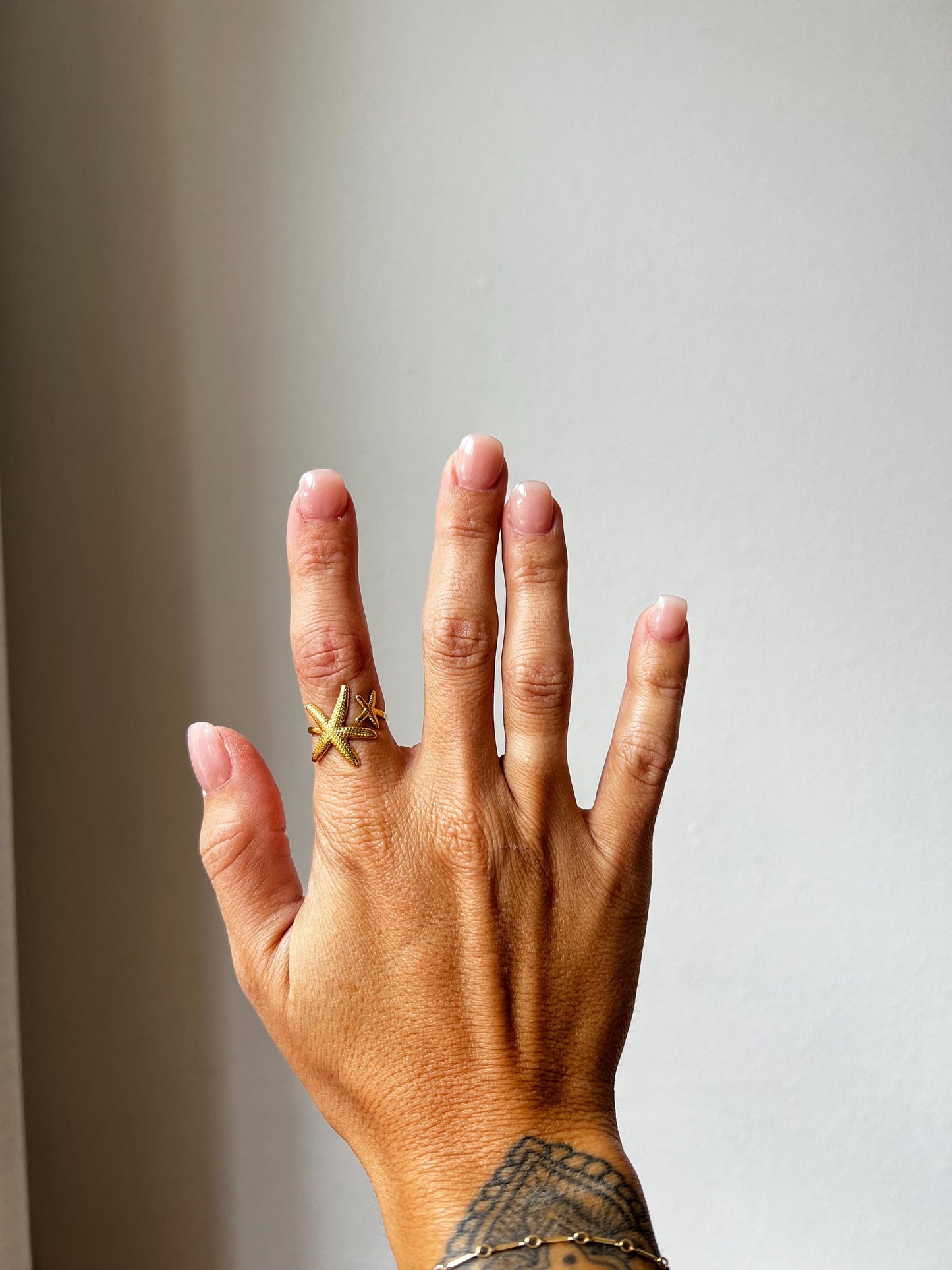 Gold seashell ring