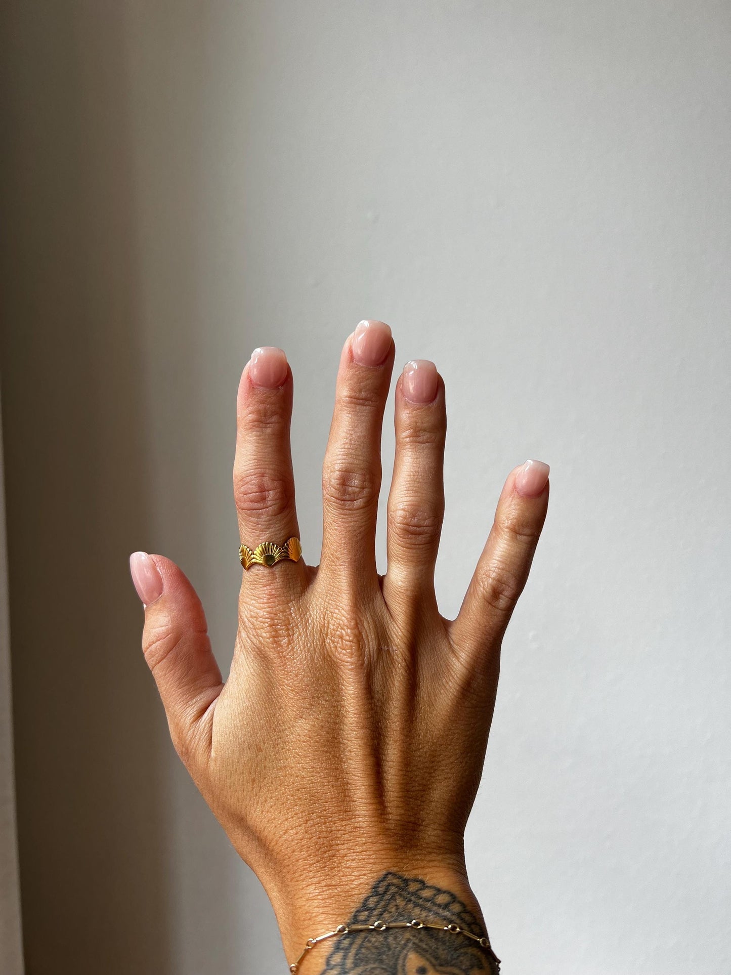 Gold seashell ring